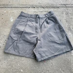 Geoffrey Beene Shorts Womens 10 Gray Faded Pleated Front Bermuda High Rise